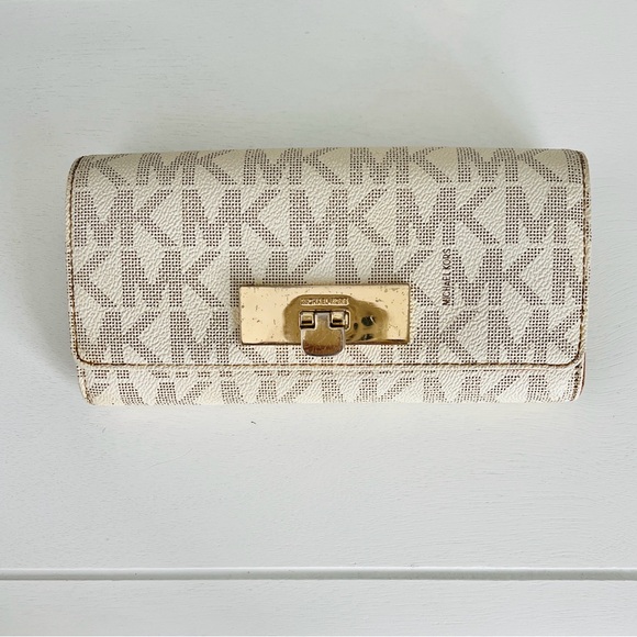 Michael Kors Callie Carryall monogrammed coated canvas handbag in vanilla Wallet - Picture 2 of 6